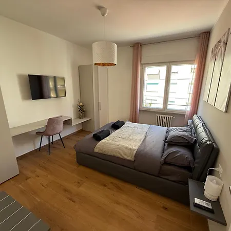 Strozzi - Modern Appartement Florence